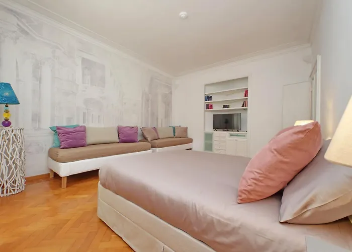 Charme E Style: Splendid With 2 Bedrooms
